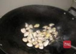 白菜蛤蜊汤的做法图解3