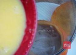虾仁银鱼金瓜盅的做法图解9