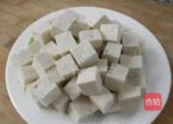 香椿芽拌豆腐的做法图解2