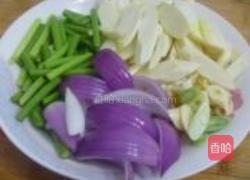 茭白回锅肉的做法图解3