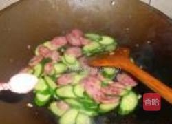 黄瓜炒香肠的做法图解5
