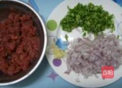 香煎牛肉馅饼的做法图解2