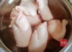 黄豆炖猪蹄的做法图解1