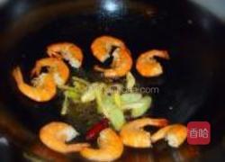 蚝油鲜虾炒芹菜的做法图解7