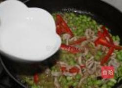 毛豆炒肉丝的做法图解9