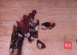 腊肠干煸茶树菇的做法图解2