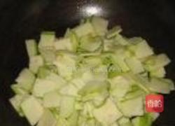 西葫芦炒虾皮的做法图解2
