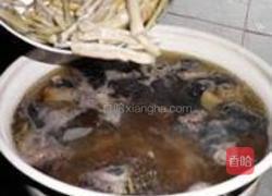 乌骨鸡银杏排骨汤的做法图解5