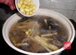 乌骨鸡银杏排骨汤的做法图解6
