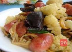 花菜木耳炒香肠的做法图解9