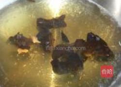茶树菇烧木耳的做法图解3