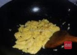 韭黄炒鸡蛋的做法图解3