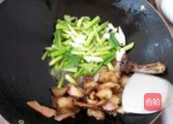 蒜苗炒腊肉的做法图解5