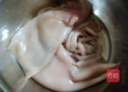 白炒墨鱼卷的做法图解2