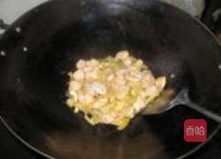 酸菜炒大肠的做法图解7