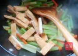 素炒西芹三丝的做法图解13