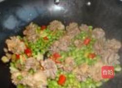 青豆炒鸡胗的做法图解9