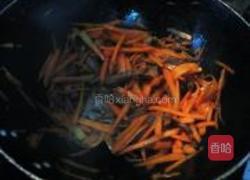 牛肉炒胡萝卜丝的做法图解5