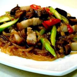 芦笋香菇焖粉条的做法[图]