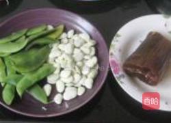 包瓜炒洋扁豆的做法图解1
