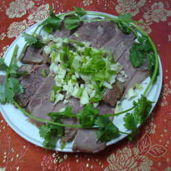 凉拌卤牛肉的做法[图]