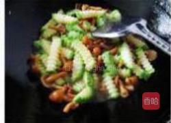 西葫芦素炒滑子菇的做法图解6