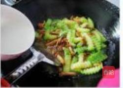 西葫芦素炒滑子菇的做法图解7