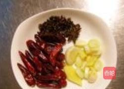 辣子鸡的做法图解2