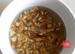 双椒桃仁鸡丁的做法图解2