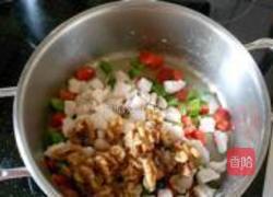 双椒桃仁鸡丁的做法图解7