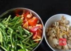 蒜薹炒油渣的做法图解2