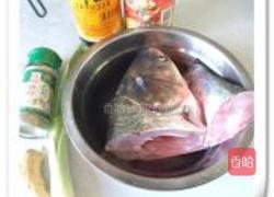 鲢鱼头尾汤的做法图解1