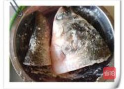 鲢鱼头尾汤的做法图解2