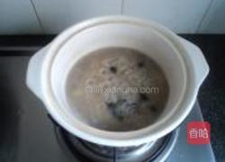 小米黑豆莲子粥的做法图解3