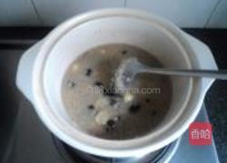 小米黑豆莲子粥的做法图解5