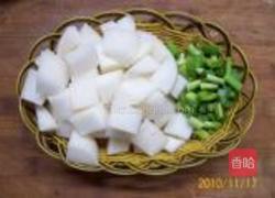蒜苗红烧白萝卜的做法图解3