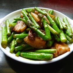 五花肉炒芦笋的做法[图]