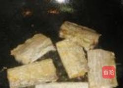 豆瓣酱烧带鱼的做法图解3