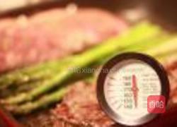 煎牛排的做法图解3