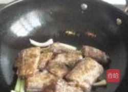 青蒜烩带鱼的做法图解9