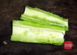 豉香肉末炒苦瓜的做法图解1