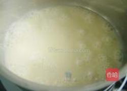 焦糖红茶鲜奶布丁的做法图解2