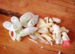 番茄白菜炖肉丸的做法图解2