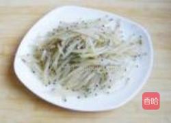豉椒小银鱼的做法图解1