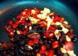 鲮鱼炒西兰花的做法图解6