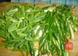 辣椒小鱼的做法图解3