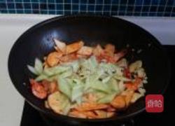 杏鲍菇炒大虾的做法图解8