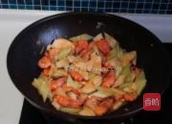 杏鲍菇炒大虾的做法图解9