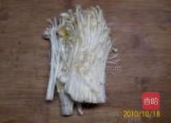 香菇排骨山珍汤面的做法图解3