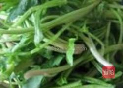 蒜香菠菜梗的做法图解3